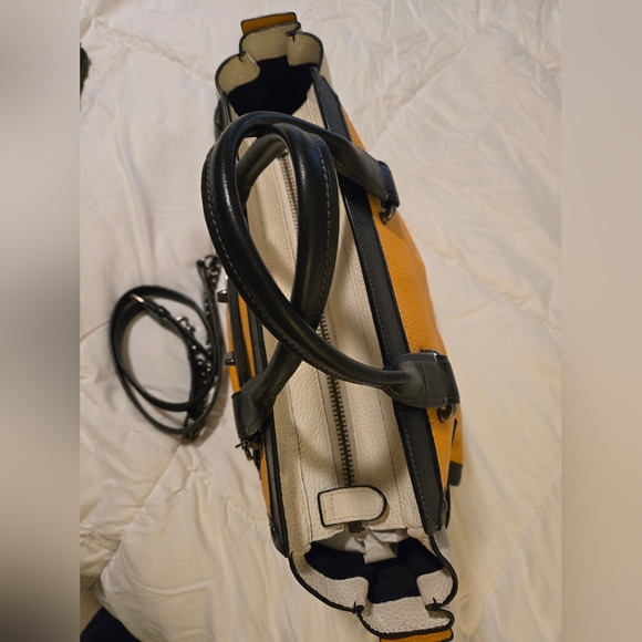 Coach Swagger Women's Yellow and Black Handbag EUC - Picture 5 of 13